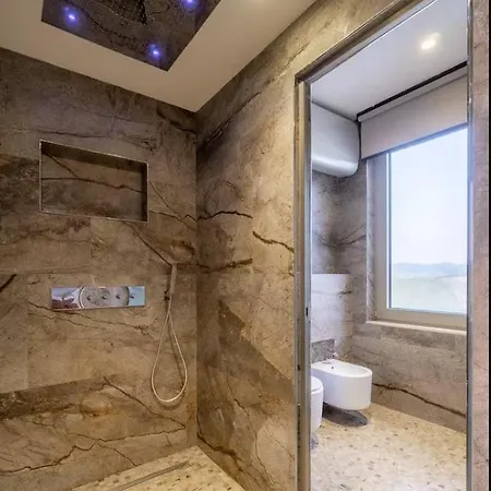 Romantic Jacuzzi By The Sea,cape Rodon